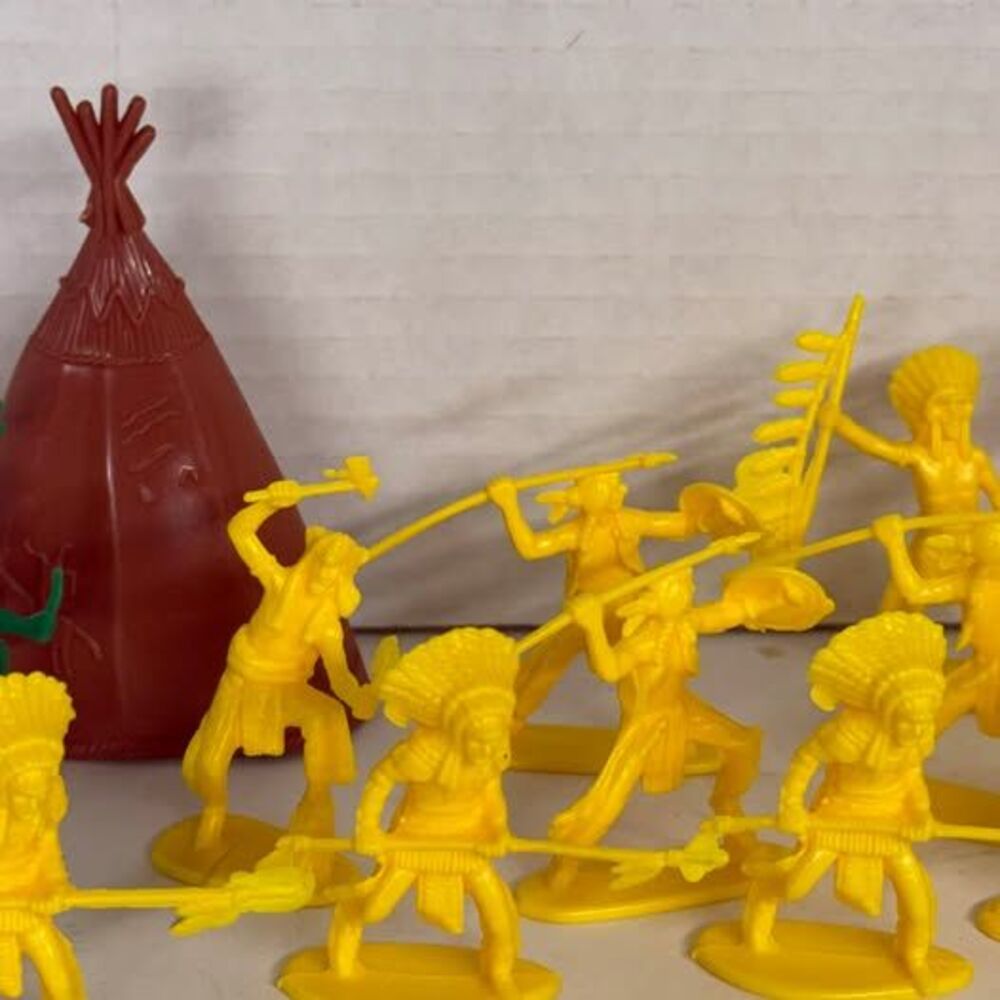 Vintage Plastic Cowboy and Indian Toy Figure Set 20 piece lot - Picture 3 of 8
